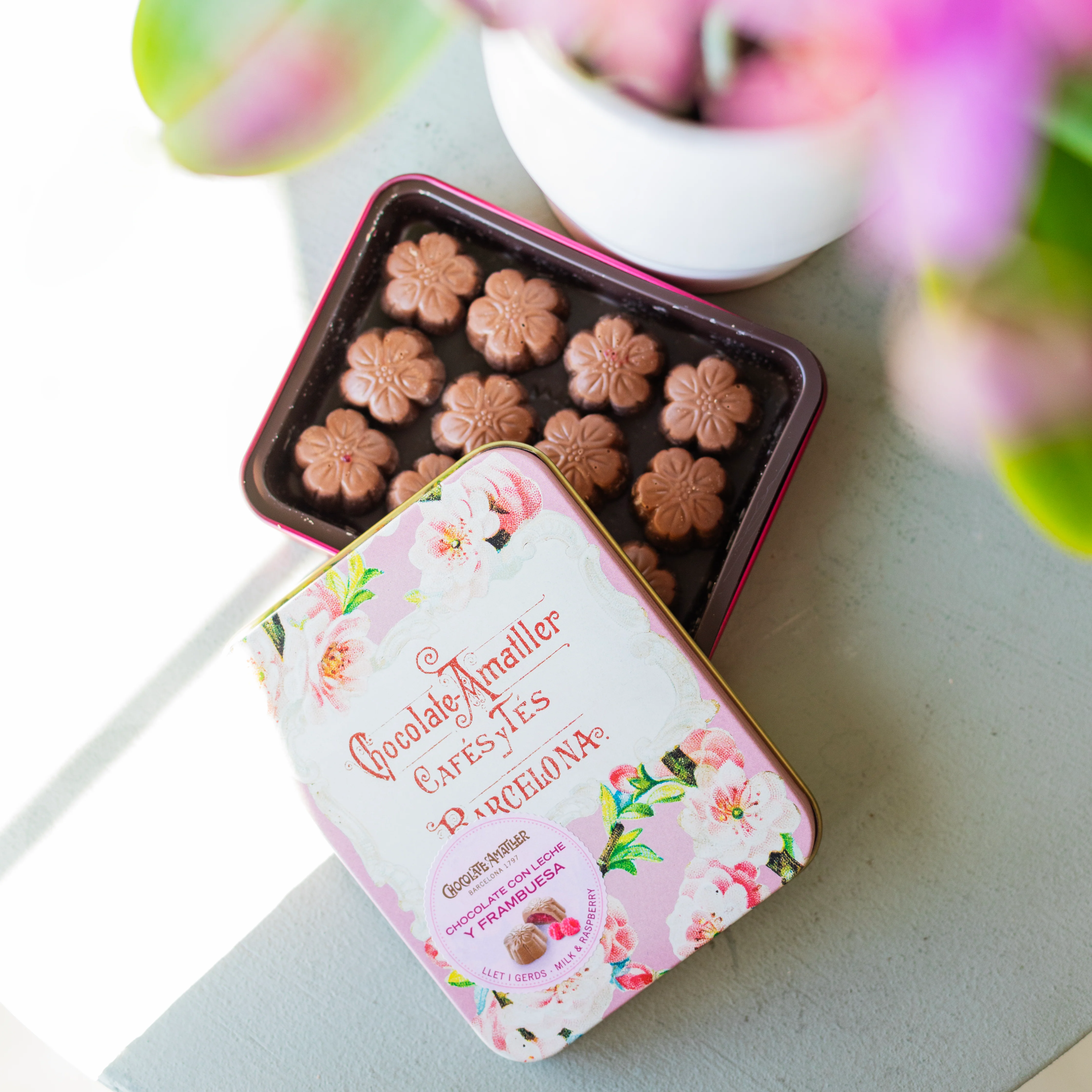 Bombones Flores con Frambuesa Amatller 72g