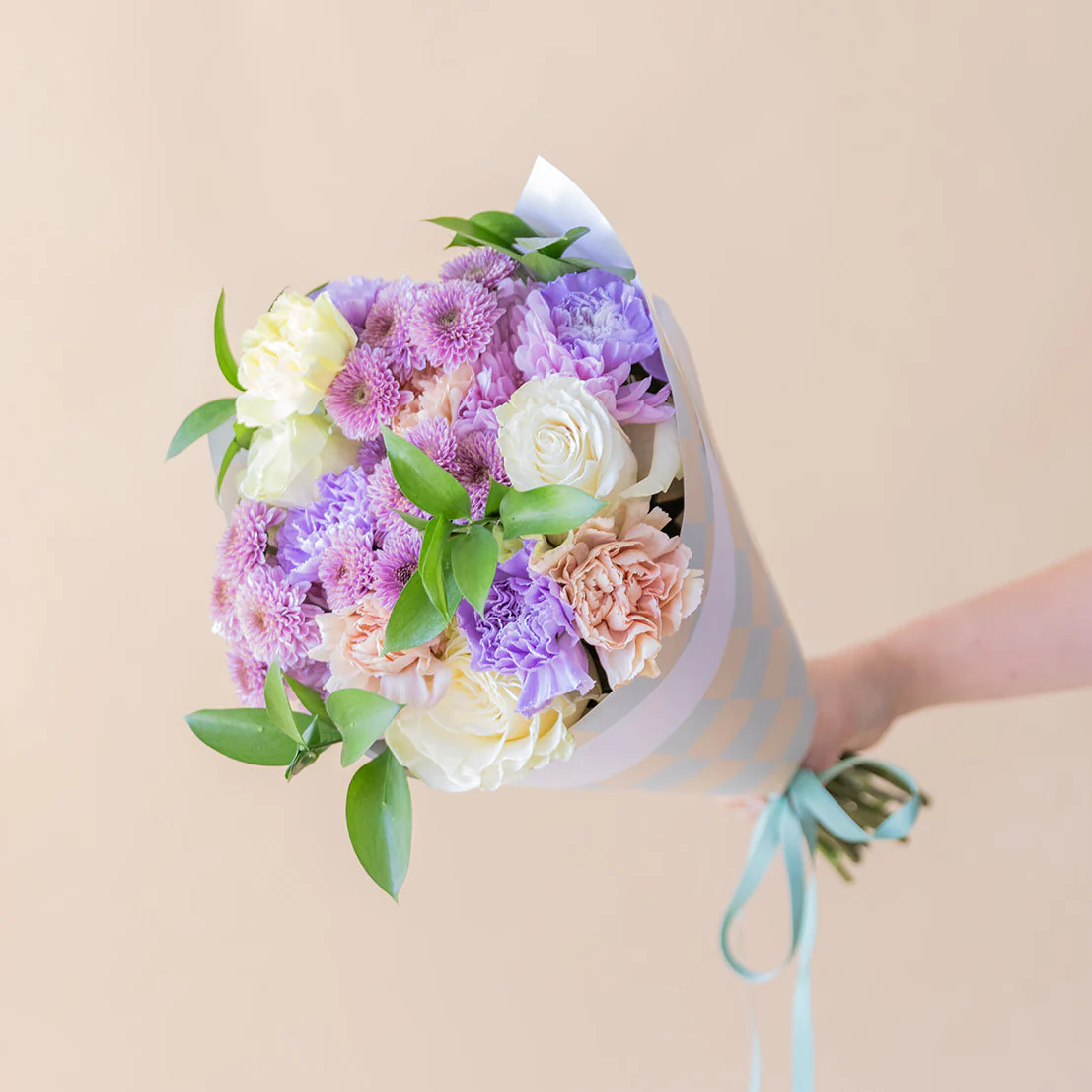 El Pastel - Ramo con flores crema - Image 3
