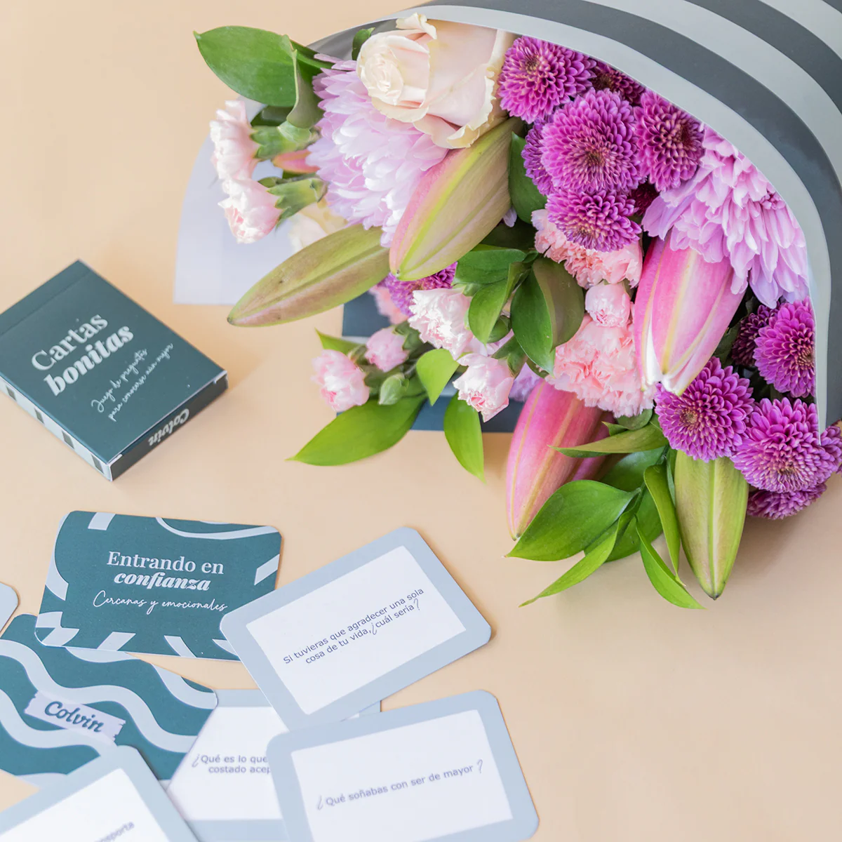 El Regalo Perfecto - Ramo de flores y juego de cartas - Image 6