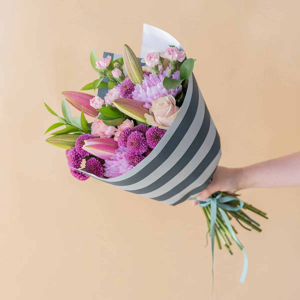 El Regalo Perfecto - Ramo de flores y juego de cartas - Image 8