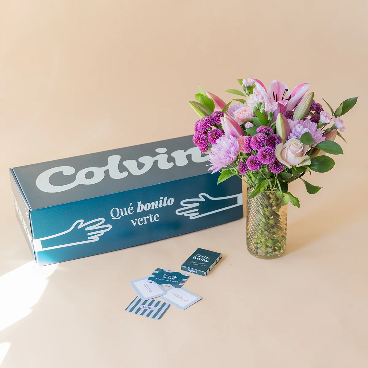 El Regalo Perfecto - Ramo de flores y juego de cartas - Image 9
